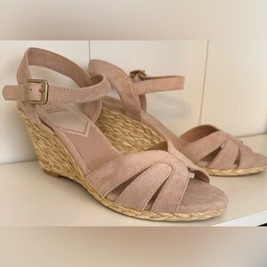 DV 8 by Dolce Vita Size 9.5 Blush Suede Nadie Wedge Espadrille Sandals